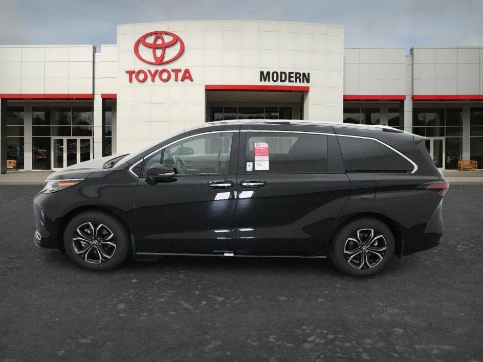 New 2026 Midnight Black Met Toyota Platinum image 3