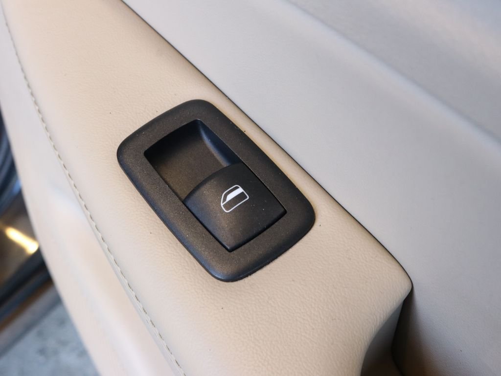 Used 2011 Gray Jeep Limited image 37
