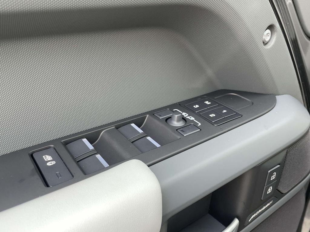 2026 Land Rover Defender S - Photo 32