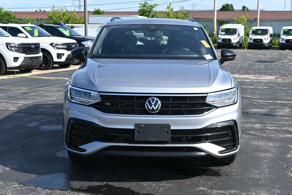 Certified Used 2022 Pyrite Silver Metallic Volkswagen 2.0T SE R-Line Black image 6
