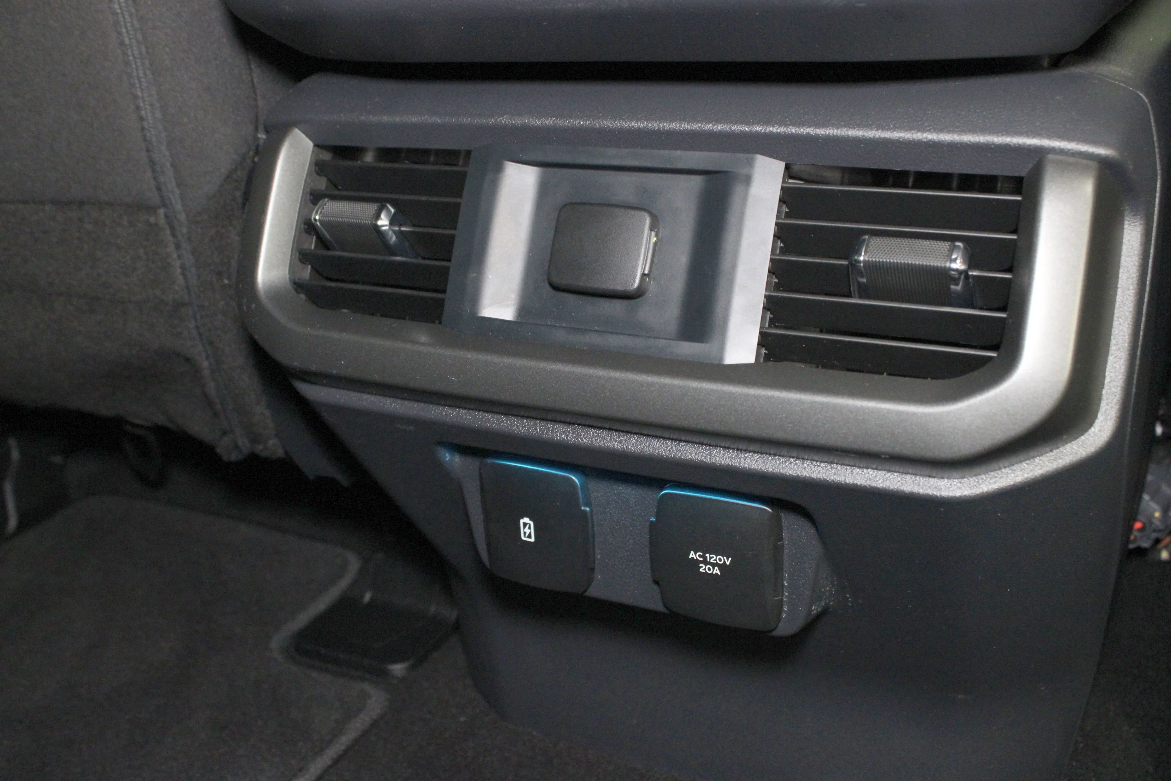 Used 2024 Avalanche Ford XLT image 18