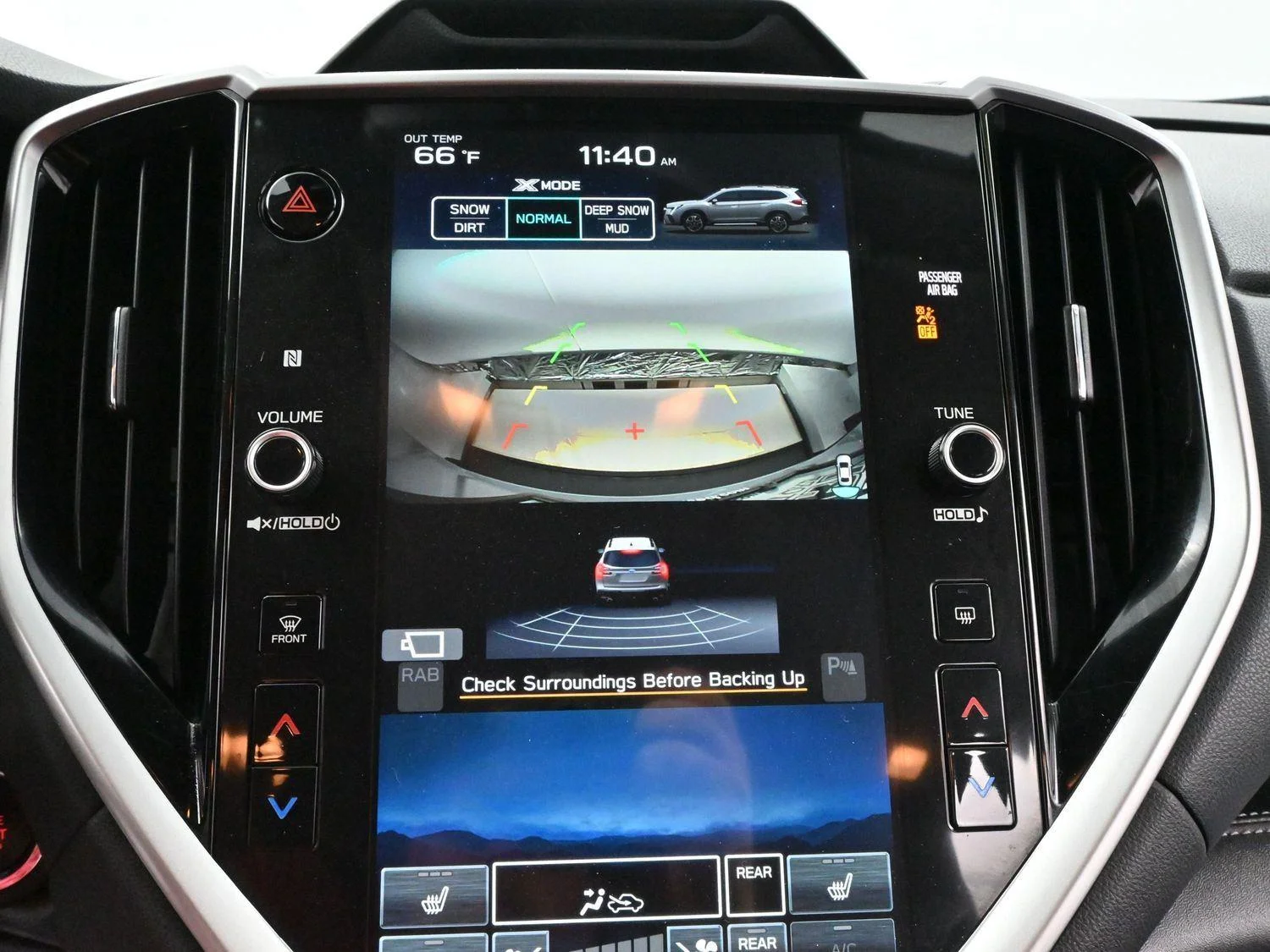 Used 2023 Ice Silver Metallic Subaru Limited image 21
