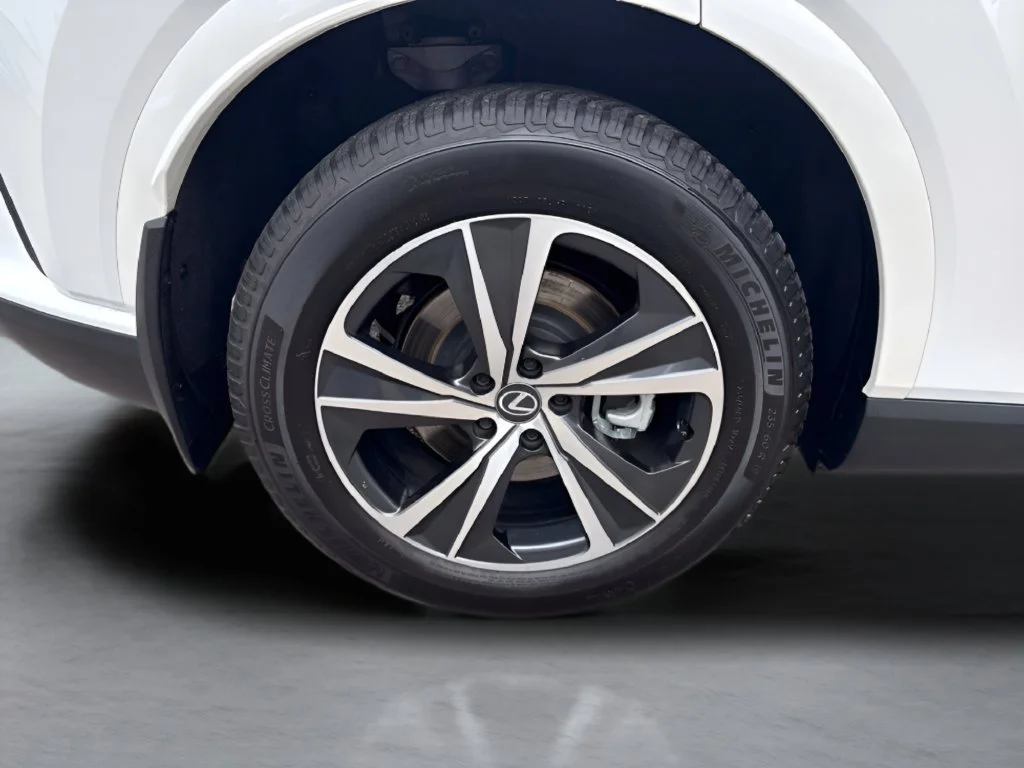 Used 2025 White Lexus RX 350h image 35