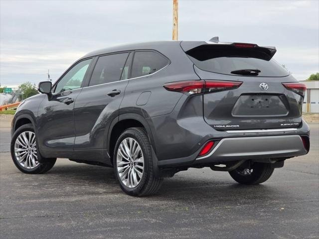Certified Used 2025 MAGNETIC GRAY MET. Toyota  image 20