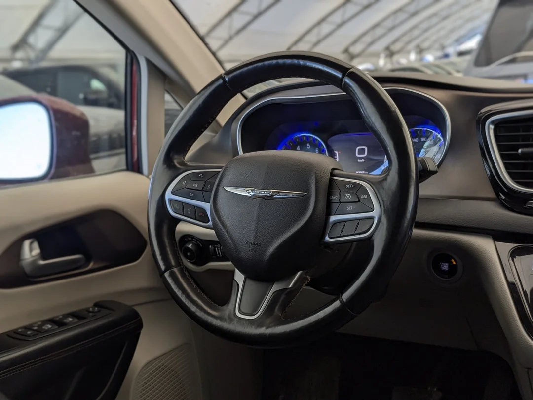 Used 2017 Red Chrysler Touring-L Plus - - FWD - 8.4 Uconnect NAV - 18 Wheels - Remote Start & More! image 15