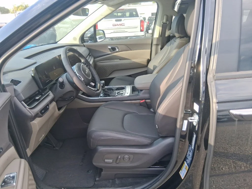 Certified Used 2026 Black Kia EX image 10