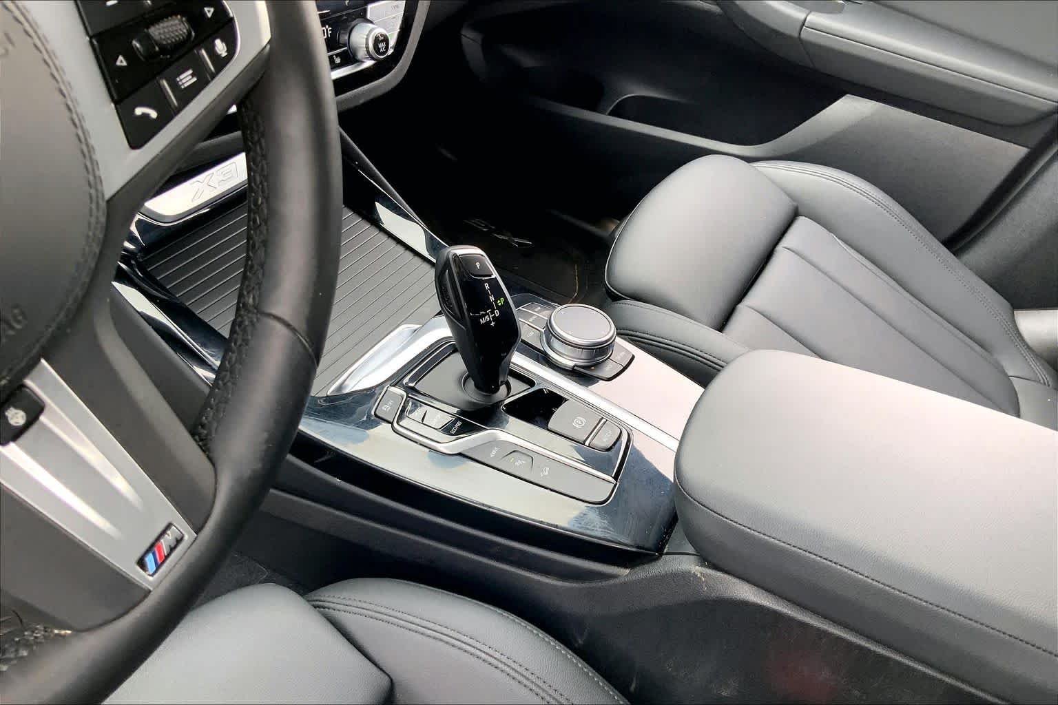 Used 2021 Alpine White BMW xDrive30e image 16