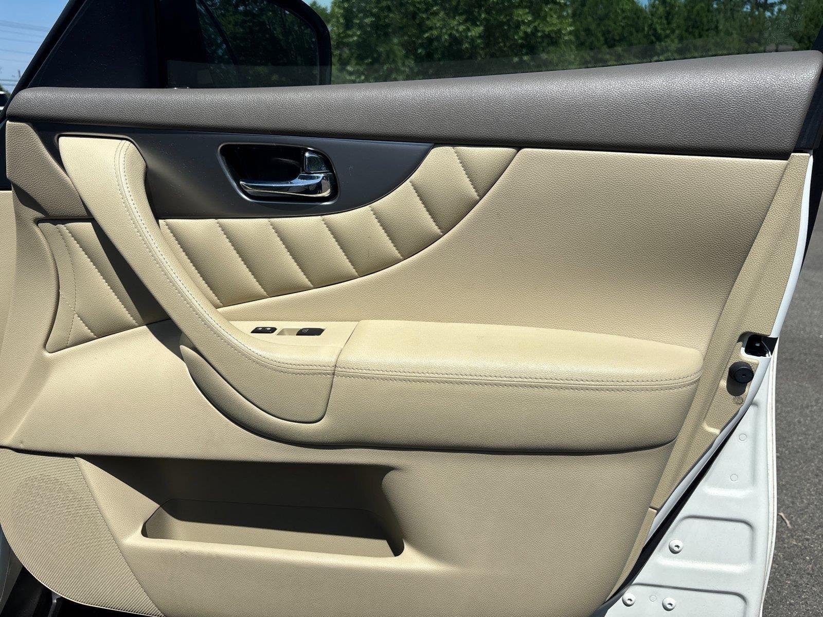 Used 2013 Moonlight White INFINITI Base image 39