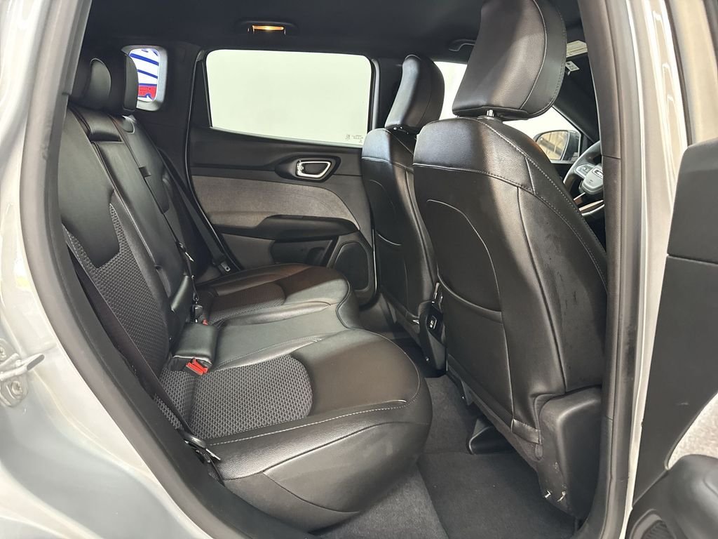Used 2025 Silver Jeep Latitude image 16