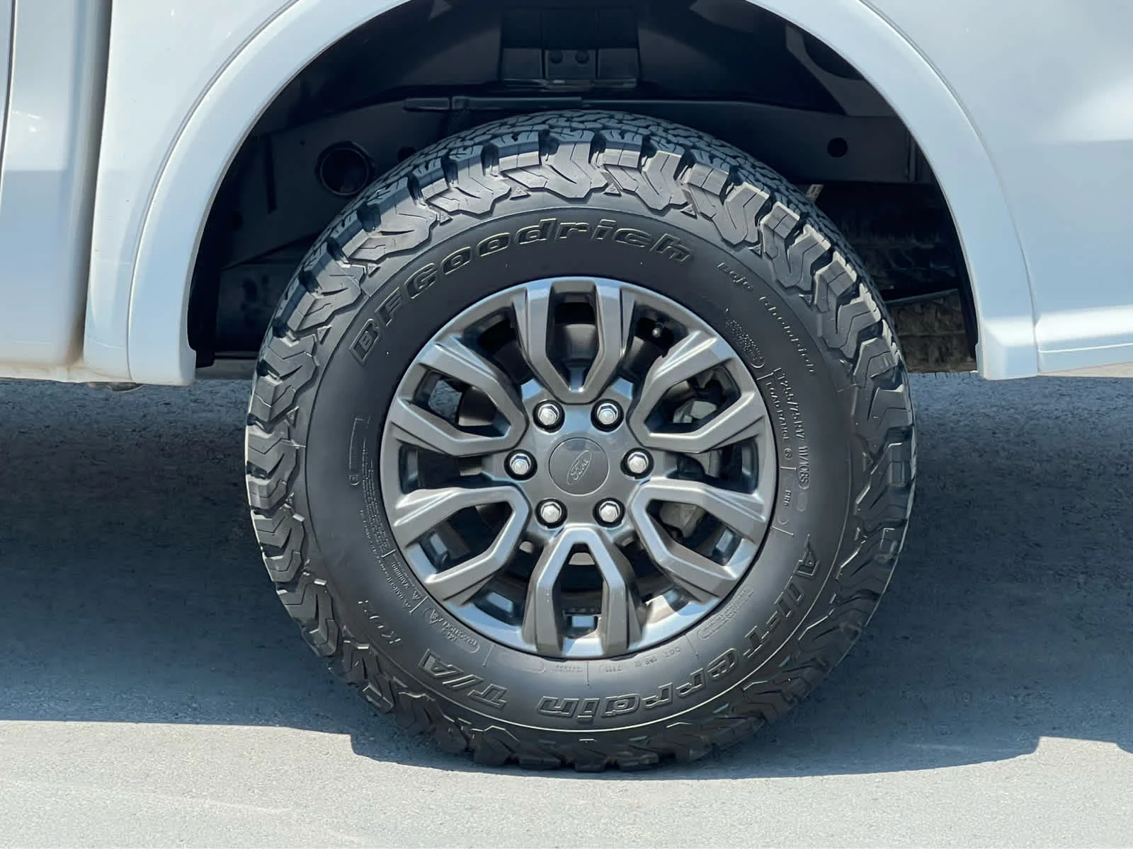 Certified Used 2020 Oxford White Ford XLT image 14