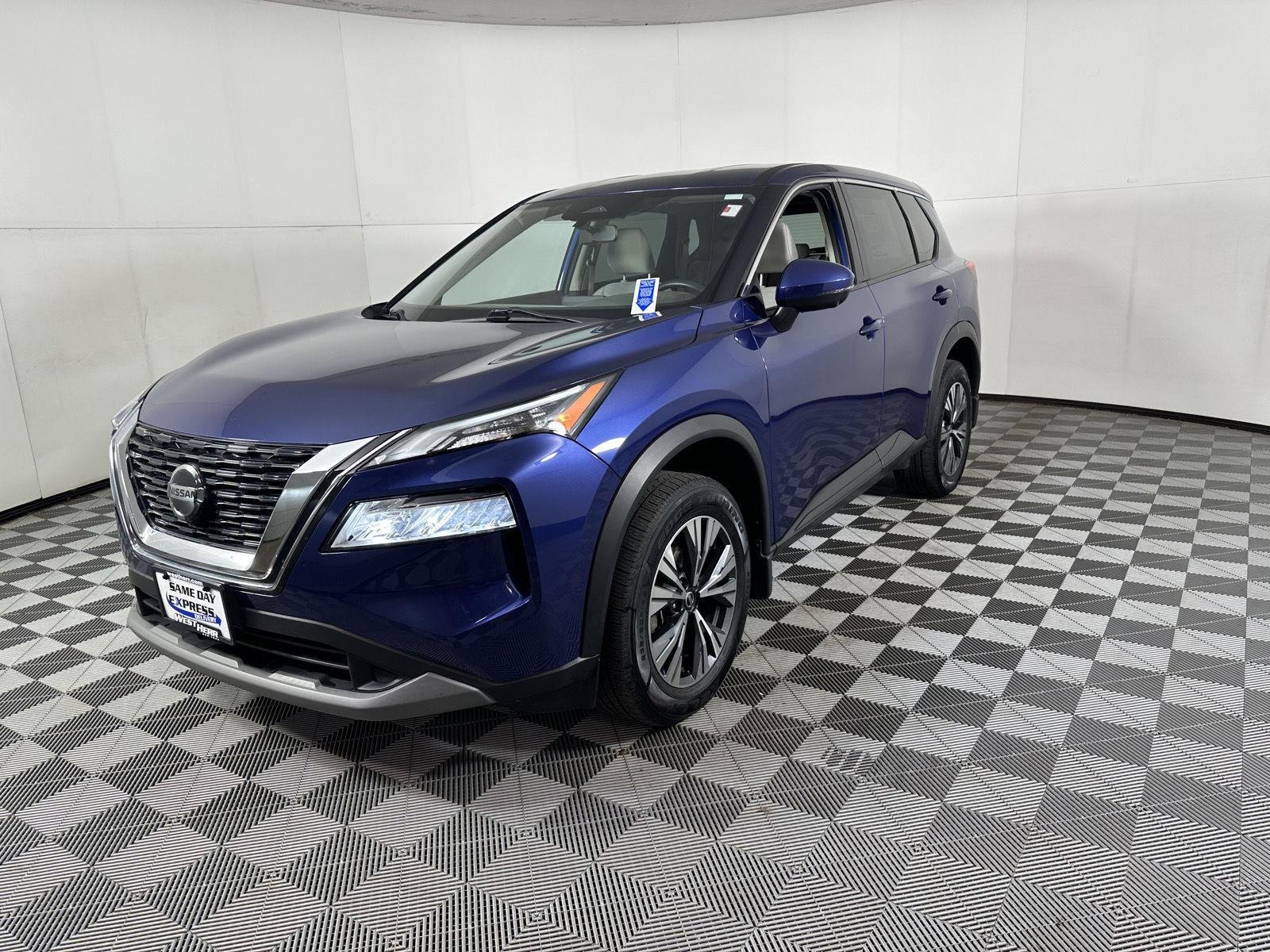 Used 2021 Caspian Blue Metallic Nissan SV image 8