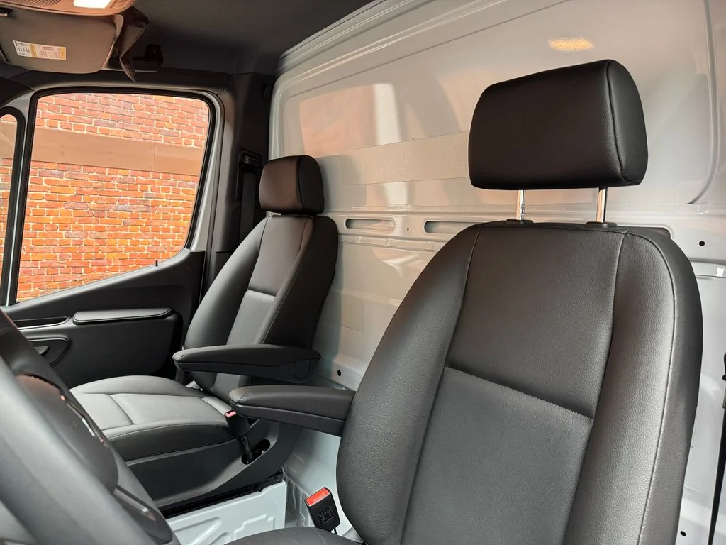 Used 2024 White Mercedes-Benz Standard Roof image 38