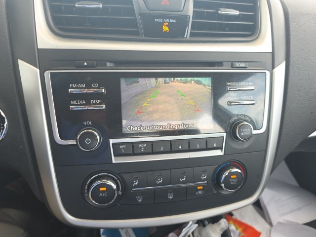 Used 2017 White Nissan 2.5 SR image 17