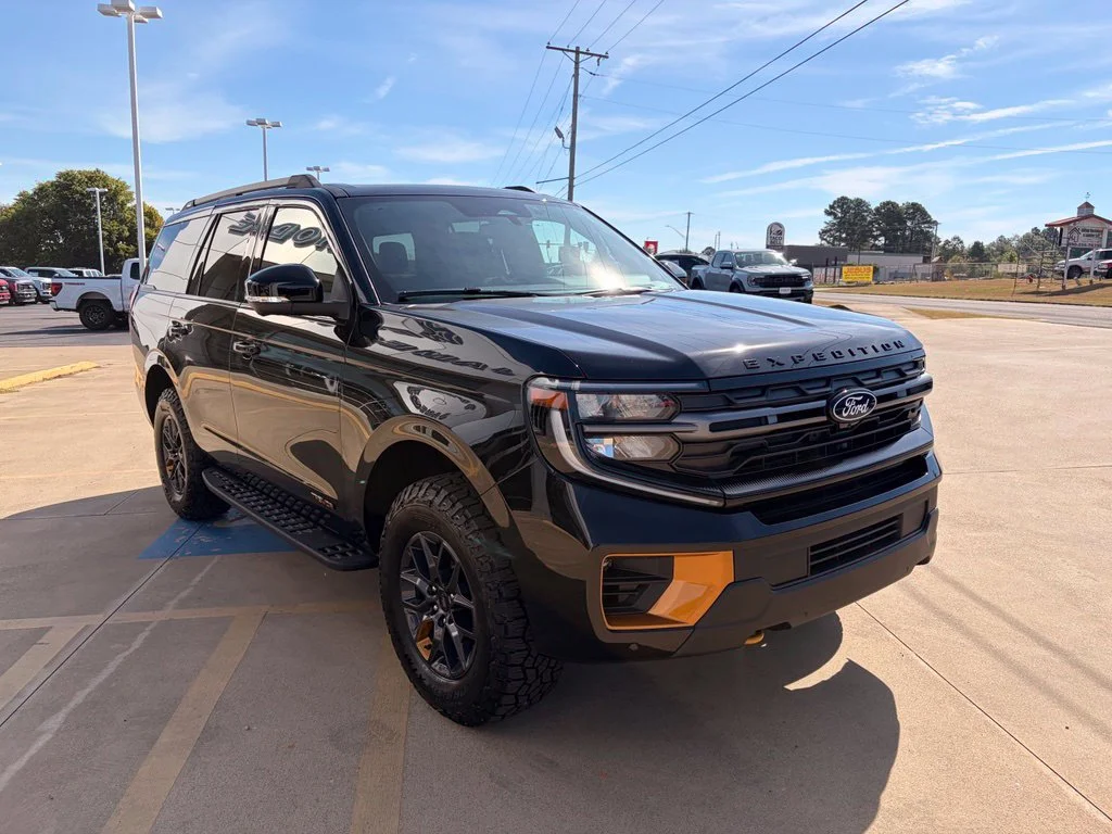 New 2027 Agate Black Metallic Ford Tremor® image 6