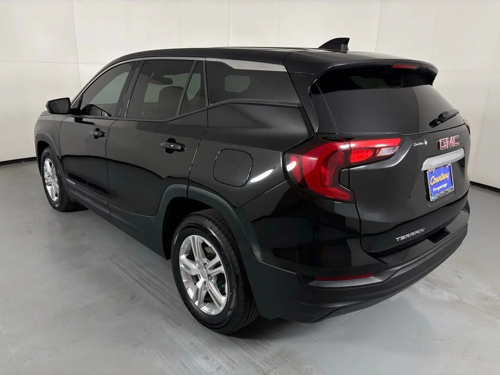 Used 2019 Black GMC SLE image 6