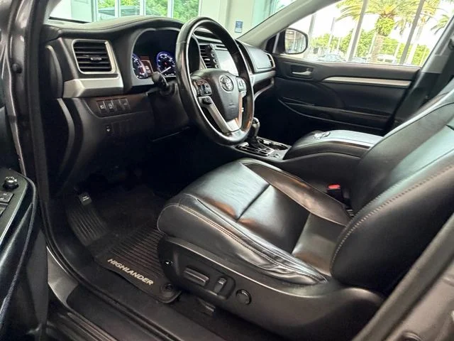 Certified Used 2017 Gray Toyota XLE image 6