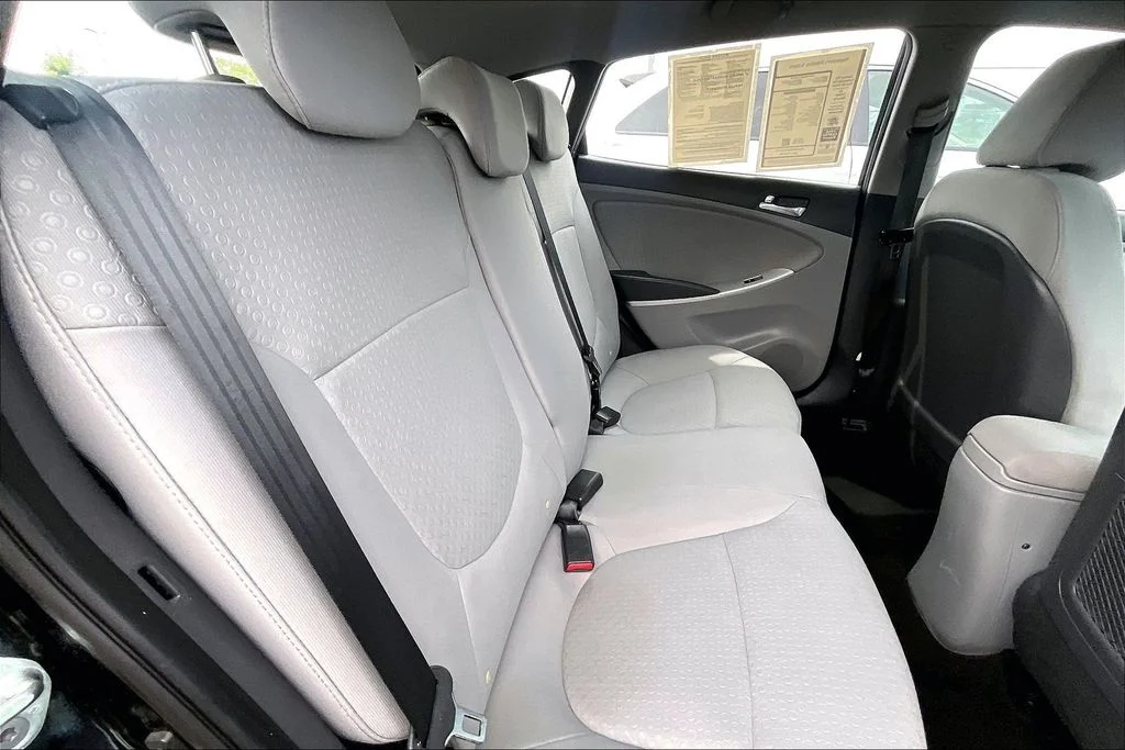 Used 2013 Black Hyundai SE image 24