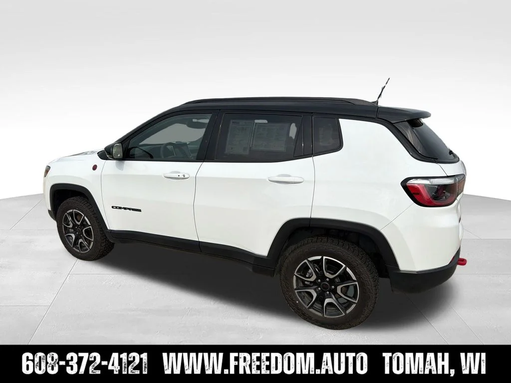 Used 2025 White Jeep Trailhawk image 4