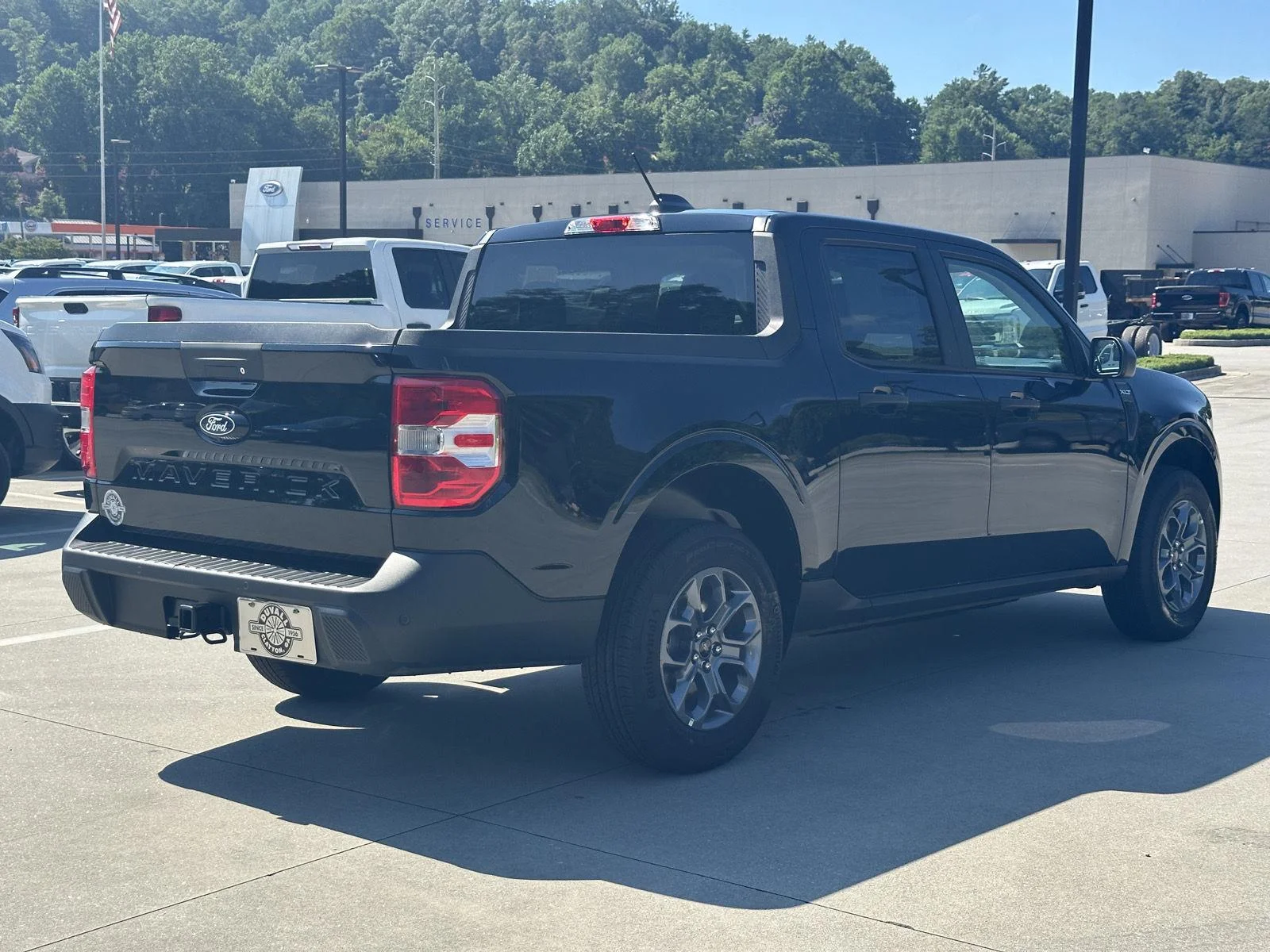 New 2026 Shadow Black Ford XLT image 7