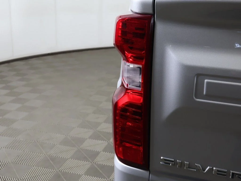 Used 2022 Silver Ice Metallic Chevrolet LT image 14