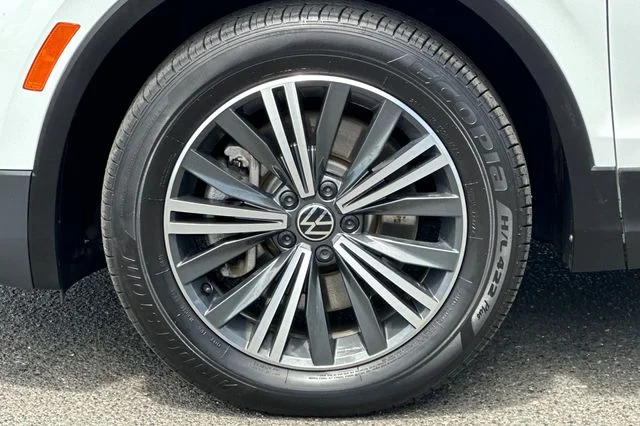 Used 2024  Volkswagen 2.0T Wolfsburg Edition image 32