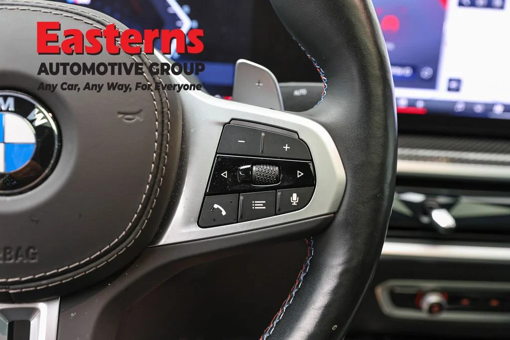 Used 2025 Black BMW M60i image 16