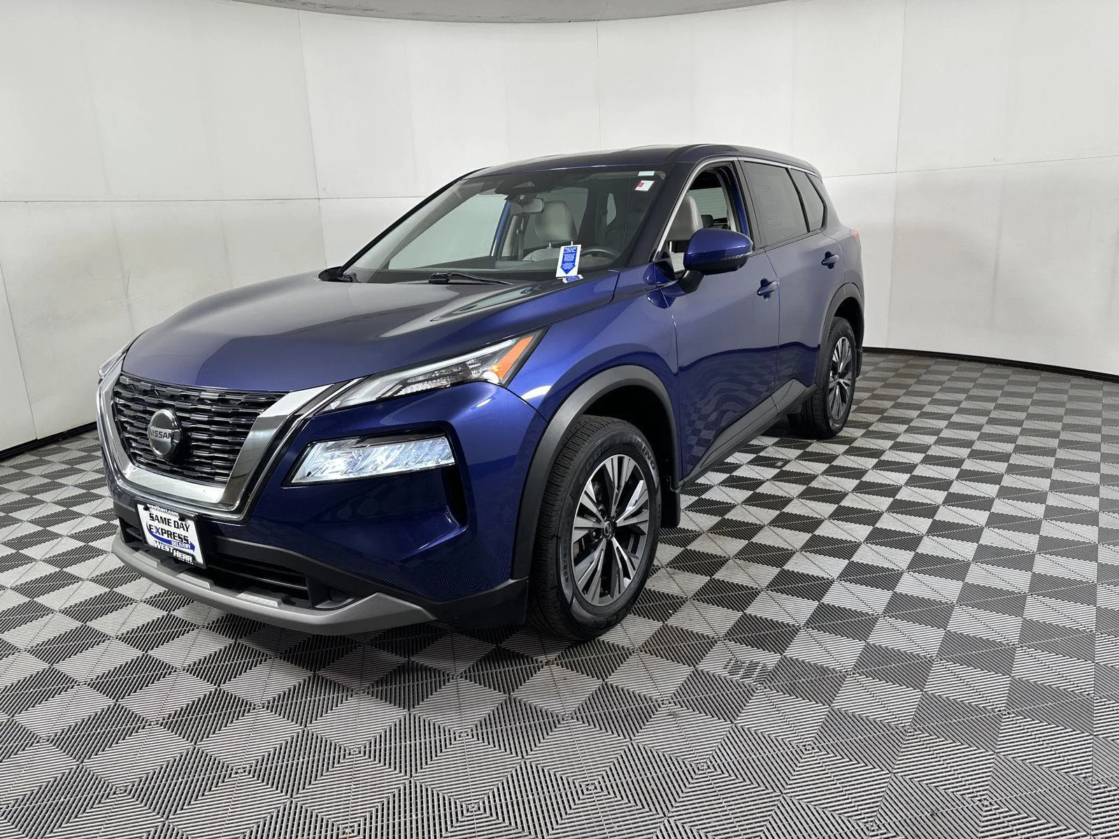 Used 2021 Caspian Blue Metallic Nissan SV image 8