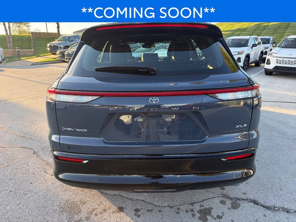 Used 2025 Gray Toyota XLE image 7