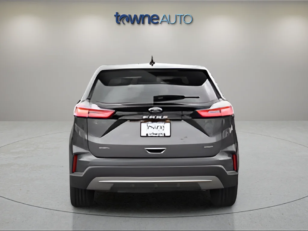 Used 2023 Gray Ford SEL image 7