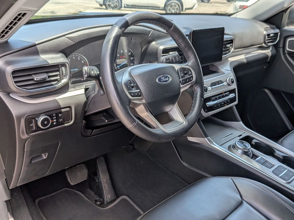 Used 2023 Black Ford XLT image 36