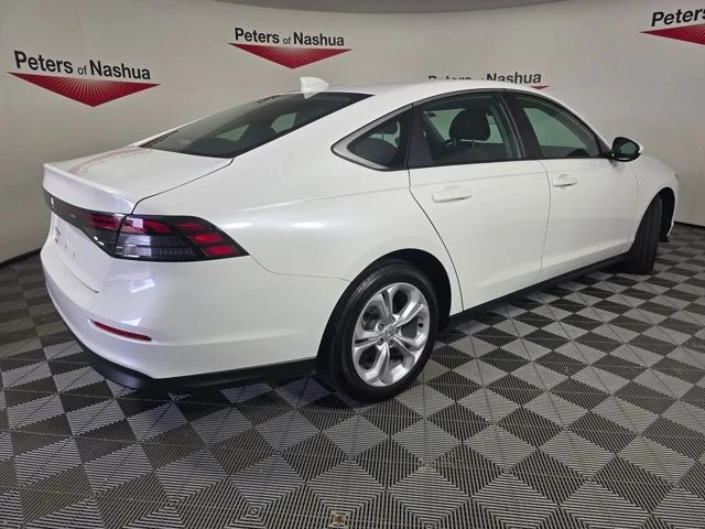 Used 2025 White Honda LX image 28