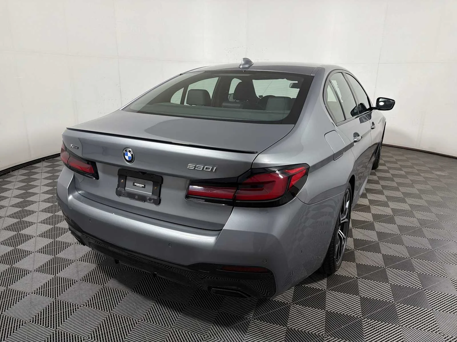 Certified Used 2023 Skyscraper Grey Metallic BMW 530i xDrive image 6