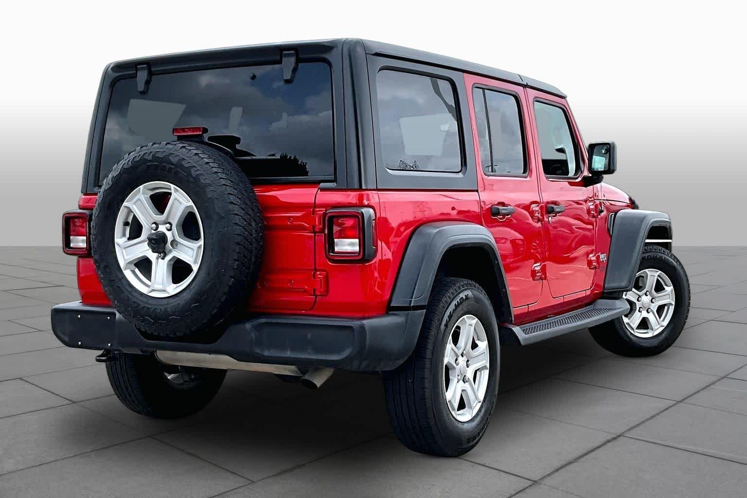 Used 2018 Firecracker Red Clearcoat Jeep Sport S image 12