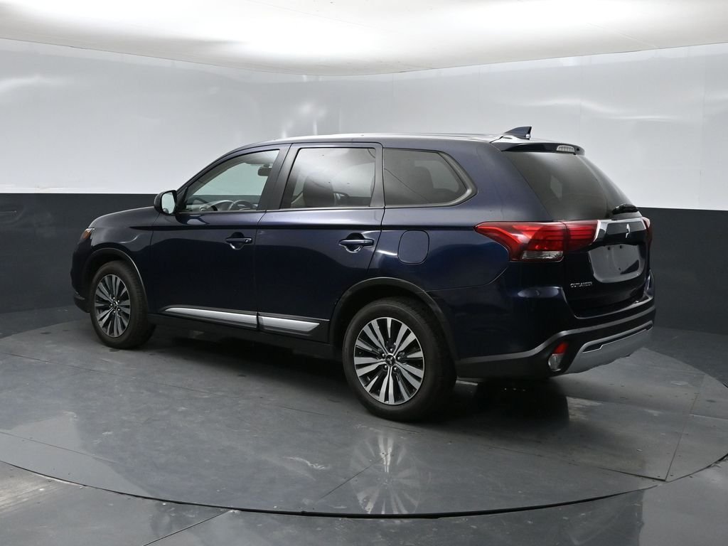 2020 Mitsubishi Outlander ES photo 4