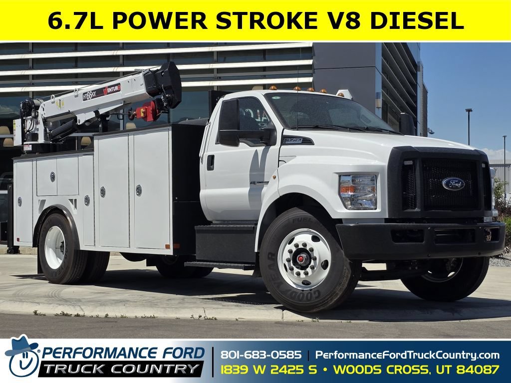 New 2025 Oxford White Ford Base image 1