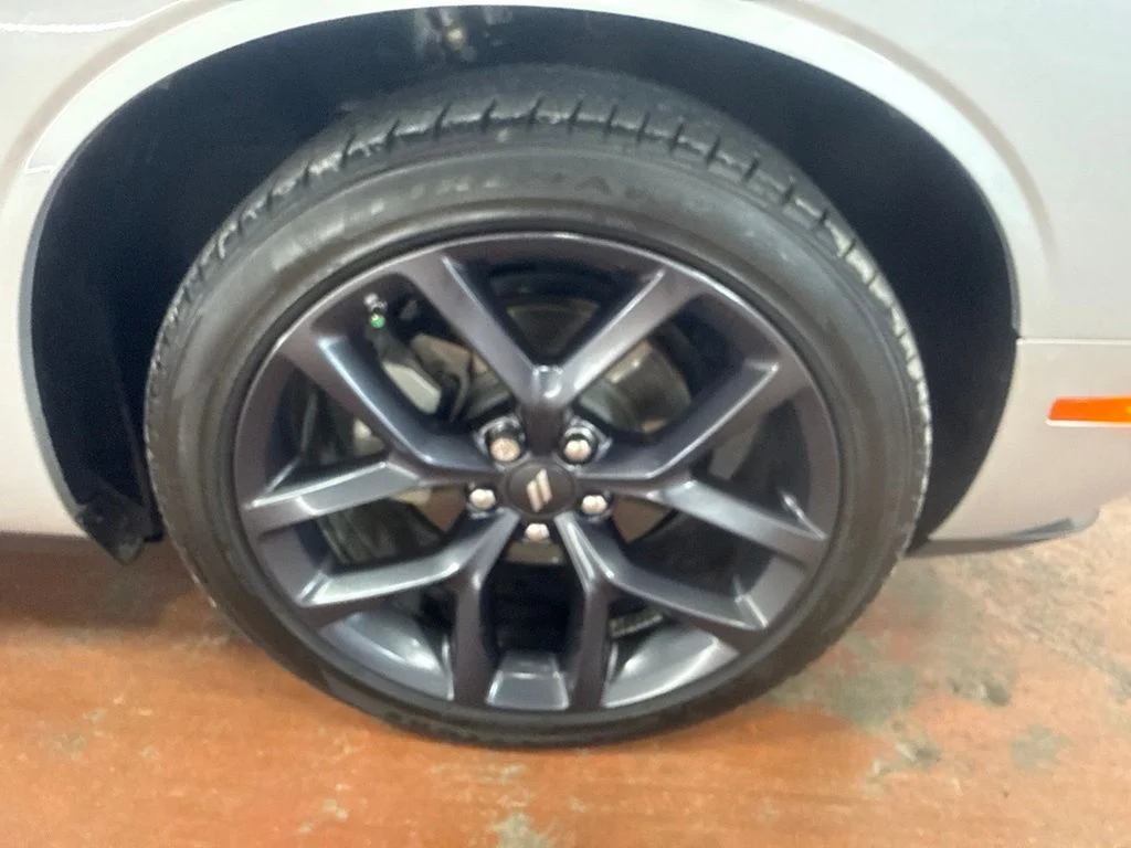 Used 2023 Triple Nickel Clearcoat Dodge SXT image 10