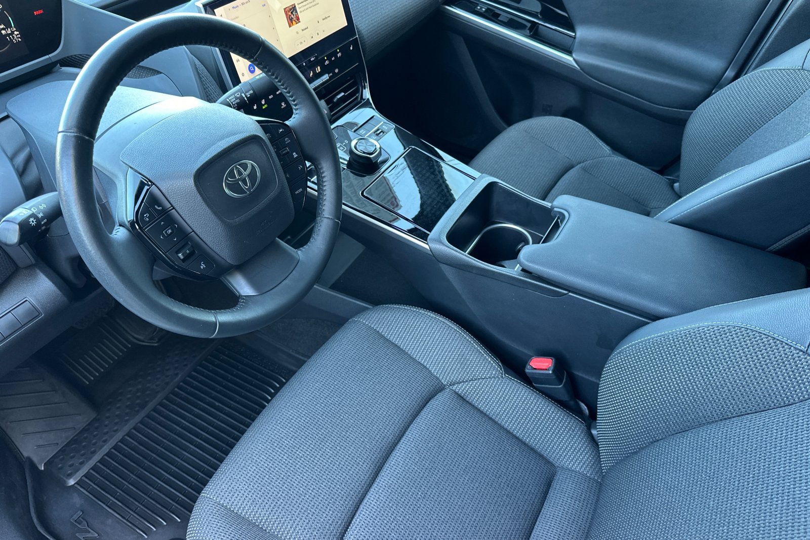 Certified Used 2023 Wind Chill Pearl Toyota XLE image 9