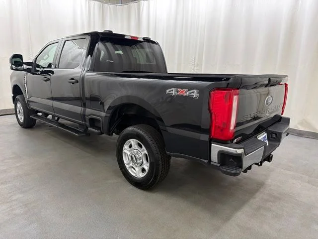 Used 2025 Black Ford XLT image 4