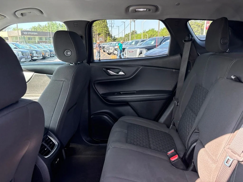Used 2020 Midnight Blue Metallic Chevrolet LT image 23