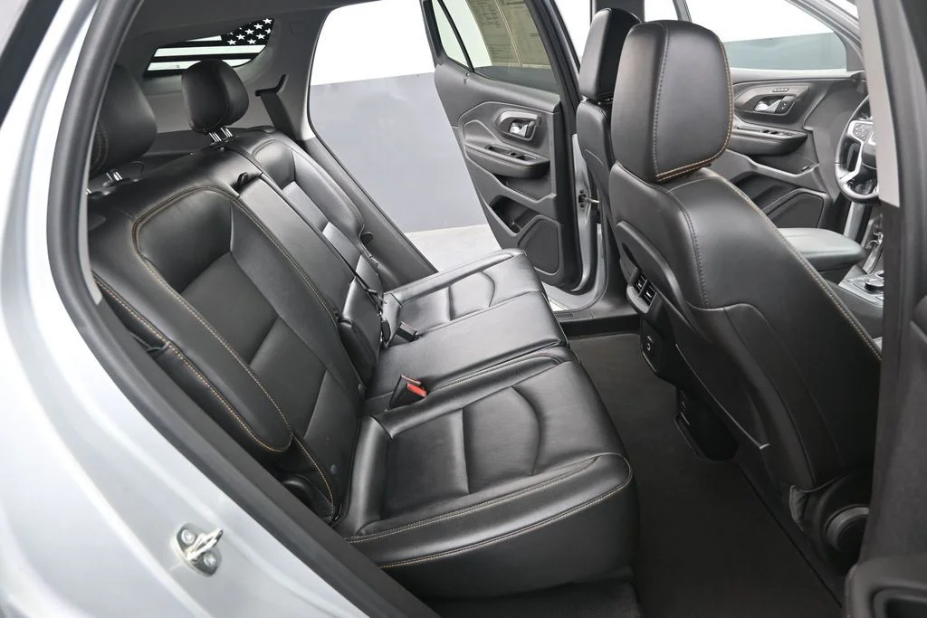 Used 2021 Silver GMC SLT image 31