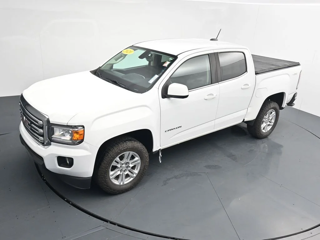 Used 2020 White GMC SLE1 image 26