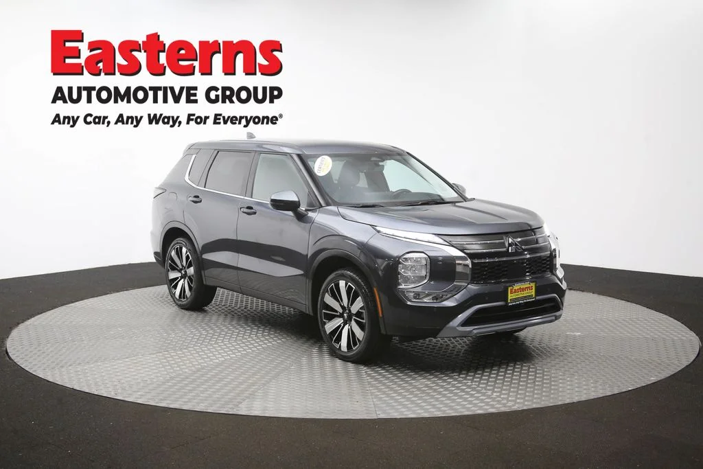 Used 2025 Gray Mitsubishi SE image 50