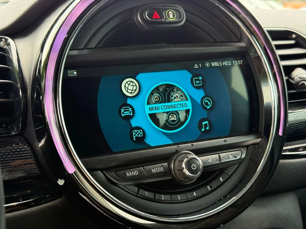 Used 2019  MINI  image 17