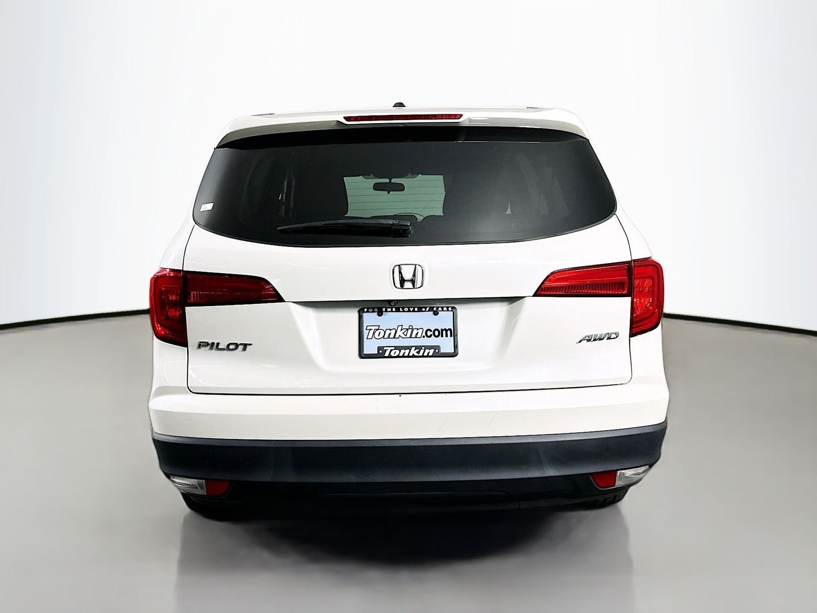Used 2018 White Diamond Pearl Honda EX image 6
