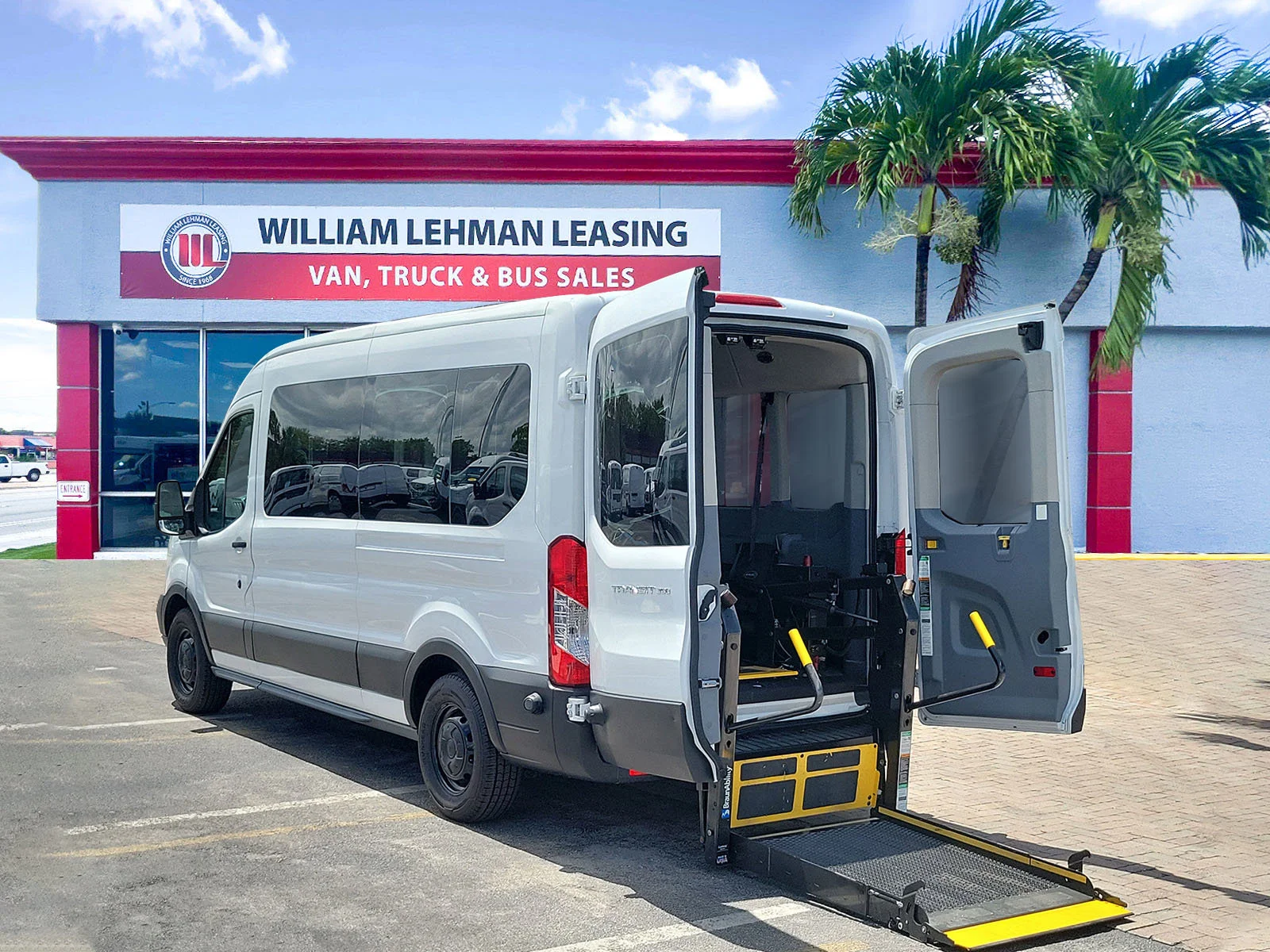 2015 Ford Transit 350 XLT Wagon Med Roof Sliding Pass. 148's photo