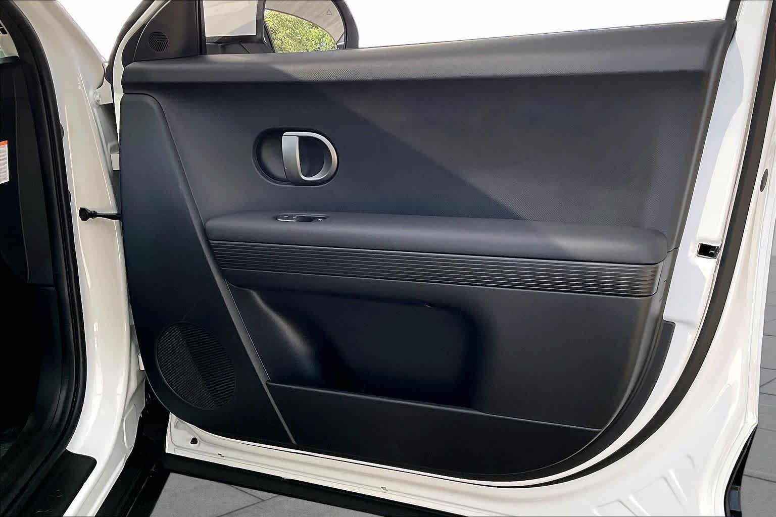 Certified Used 2026 Atlas White Hyundai SE image 22