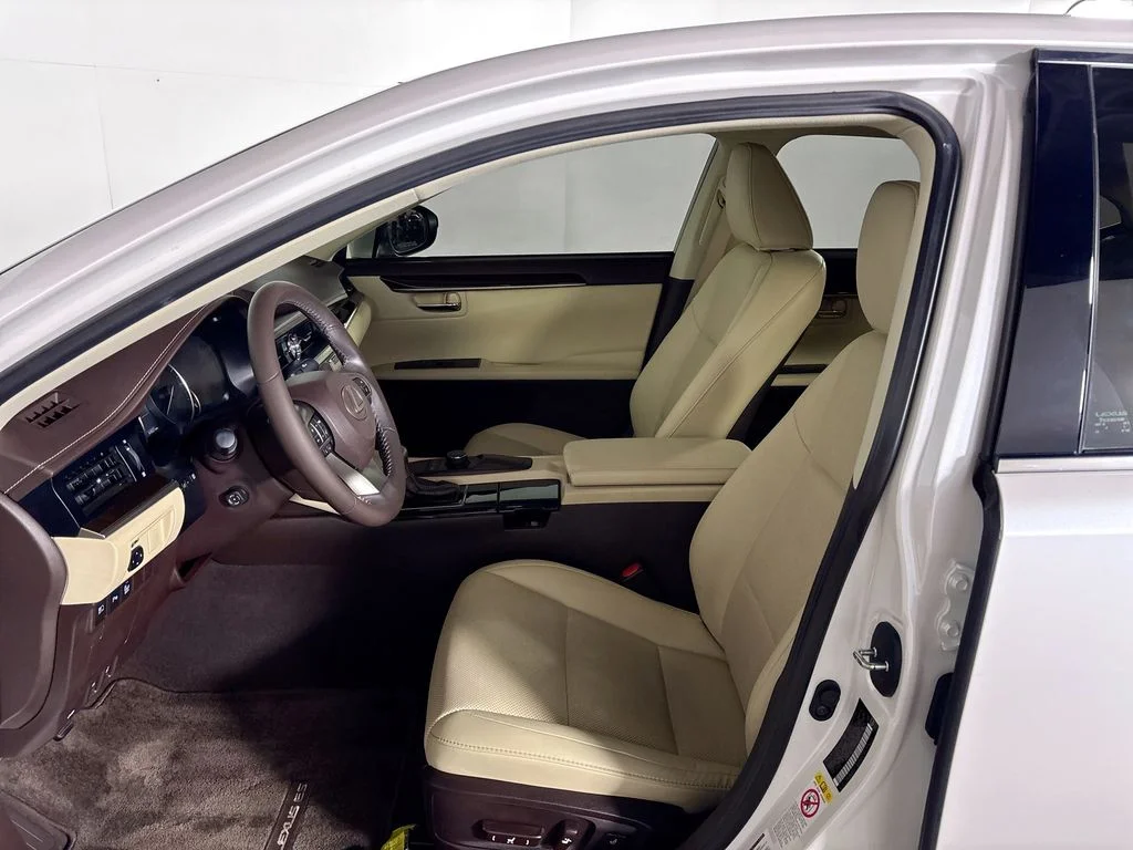 Used 2018 White Pearl Lexus 350 image 11