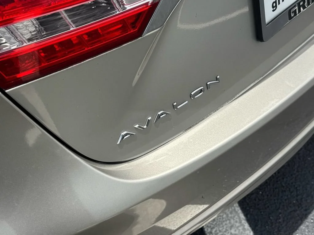 Used 2014 Beige Toyota XLE Premium image 13