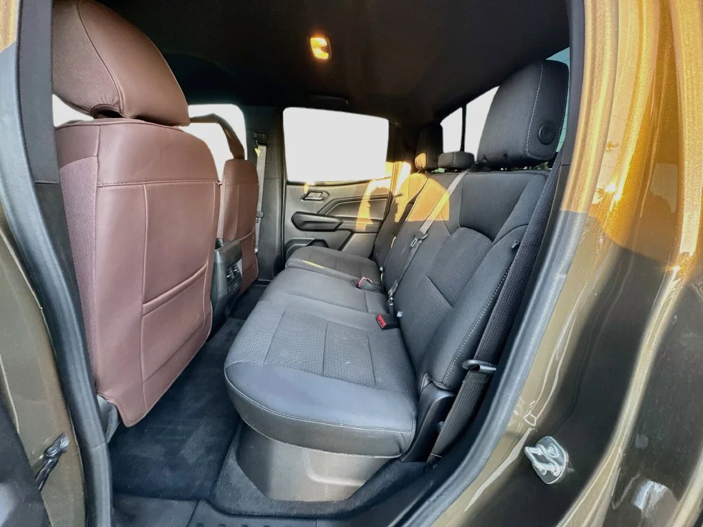 Used 2025 Brown GMC Elevation image 29