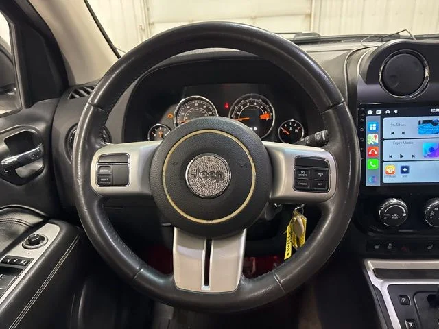 Used 2017 Black Jeep Latitude image 12